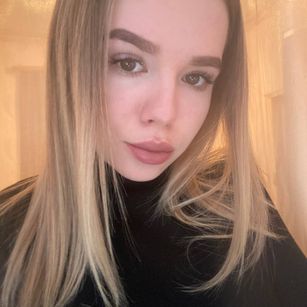 Model - Miss Naomi blowjob