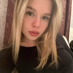 Model - Miss Naomi heels