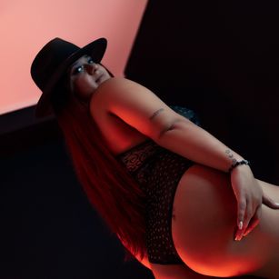 Model - Sophie Blonde