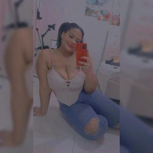 Model - karencita_Rose bigtits