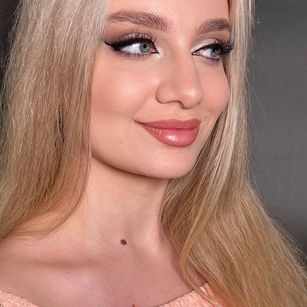 Model - Ramona masturbation