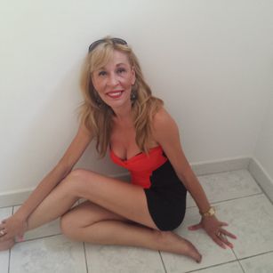 Model - NaughtySofia fetish