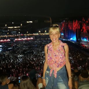 Model - NaughtySofia latex