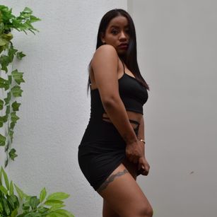 Model - NatalieEmanuel taste