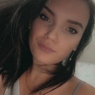 Model - LauraPretty fetish