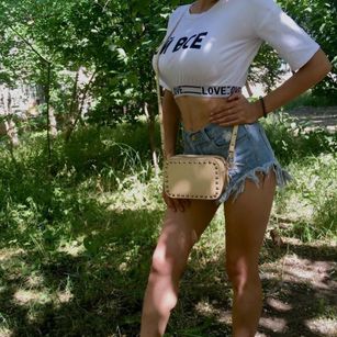 Model - LauraPretty bigboobs