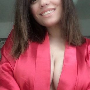 Model - LauraPretty show