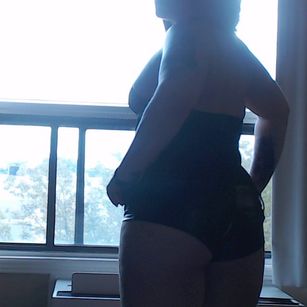 Model - Miss Kate Cunnus Diaboli smoking