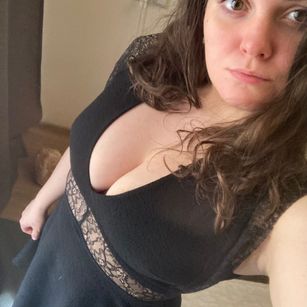 Model - Eva Cherry heels