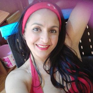 Model - Bustycharms feet