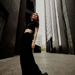 Model - BrianaHart oilshow