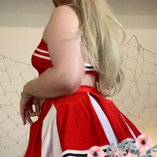 Model - santyLisa squirt