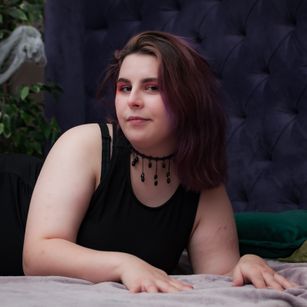 Model - Lili_Reis dildo