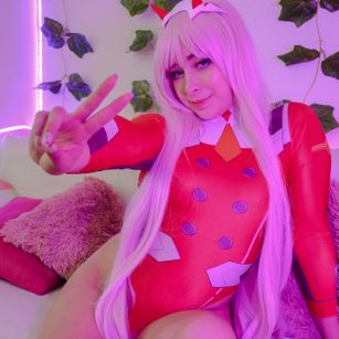 Model - Luhana squirt