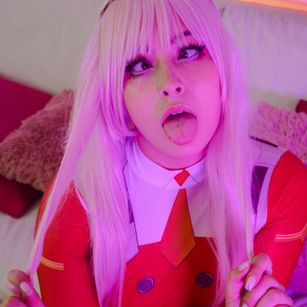 Model - Luhana cosplay