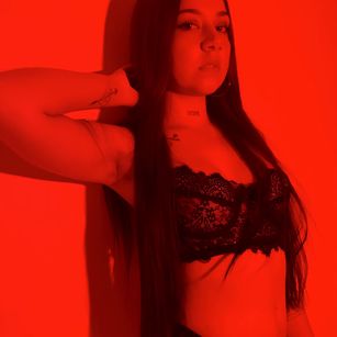 Model - Tiffani teen