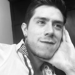 Model - Luca Dick top