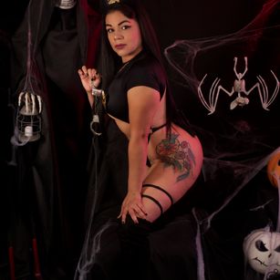 Model - Naomy Owens squirt