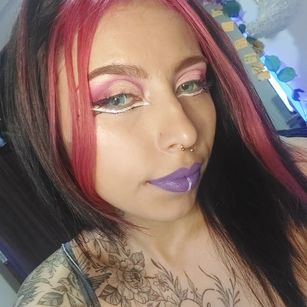 Model - Dannia hot love weed