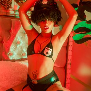 Model - Willow_hendrix afro