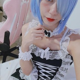 Model - Elizabeth Rivera nylon