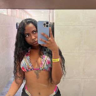 Model - beelladona Ebony