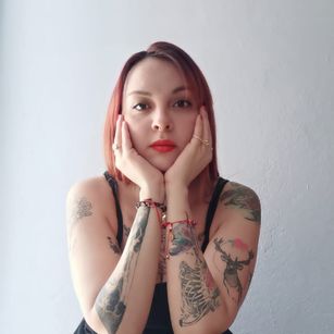 Model - Romina_Red sexy