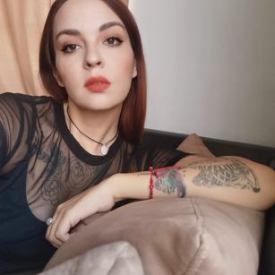 Model - Romina_Red pretty