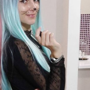 Model - Vivi striptease