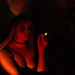 Model - santyLisa dildo