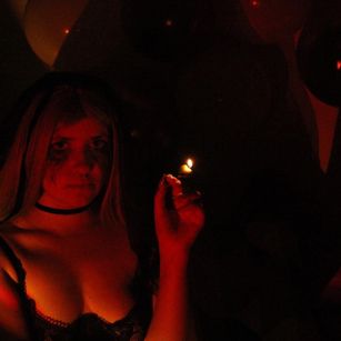 Model - santyLisa fetish