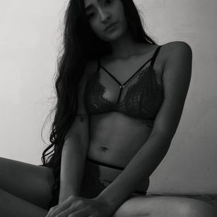 Model - JasmineRoberts Joi