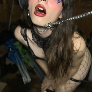 Model - Kat Winter alternative