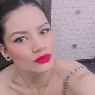 Model - Ariana Sstanford feet