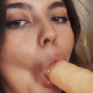 Model - Jessica striptease