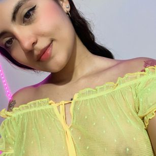 Model - Emily_18 squirt