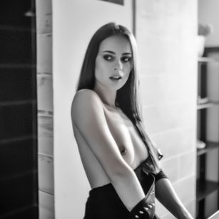 Model - DebraPaige striptease