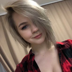 Model - Roza bigtits