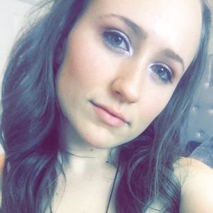 Model - Lizzie Love feet