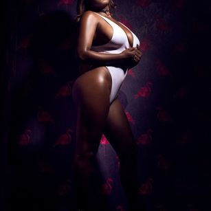 Model - AbigailShall dance