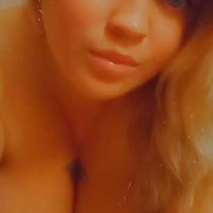 Model - lilbunnie210 blueeyes