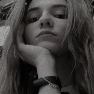 Model - FoxyGirl oil