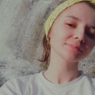 Model - FoxyGirl friendly