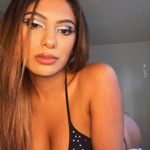 Model - Reynabelle bigtits