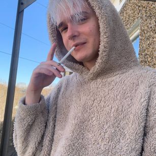 Model - Charlyuhp bi