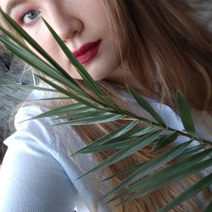 Model - Anya Muna boobs