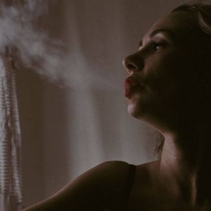 Model - Lia Passie striptease