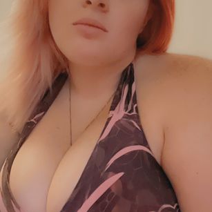 Model - Emma rose bigboobs