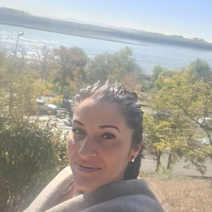 Model - AishaHazell squirt