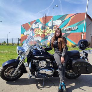 Model - Kira cam2cam